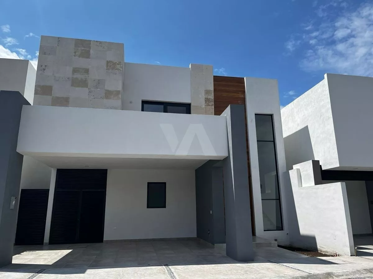 Casa En Exclusivo Fraccionamiento Cartagena Al Norte De La C