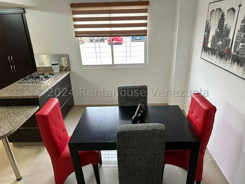 Dennymar, Vende Apartamento Amoblado En Urb Priv Al Este De La Ciudad, Conectado A Planta, Areas Sociales, 2hab, 2baños, Ambientado Para Brindar Total Confort Para Vivir Y Descansar, Contáctame B4b5b4