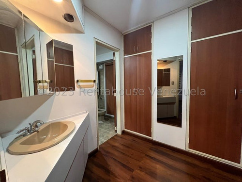 209m2 Apto En Las Mesetas De Santa Rosa De Lima, Pisos De Mármol En Las Áreas Sociales Con Insuperable Vista Al Avila,, Mls#24-14385