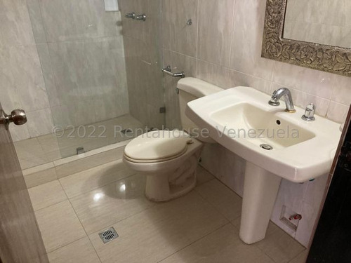 Imagen 3 de 14 de Casa En Venta Prados Del Este 22-22384 Renta House Los Samanes