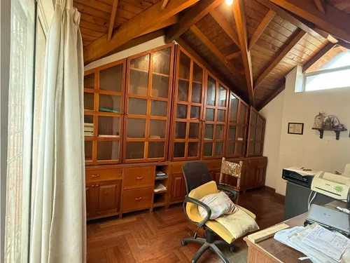 Casa De Tres Niveles En Castropol