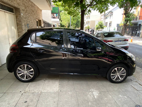 Imagen 4 de 15 de Peugeot 208 1.6 5p Allure 2016
