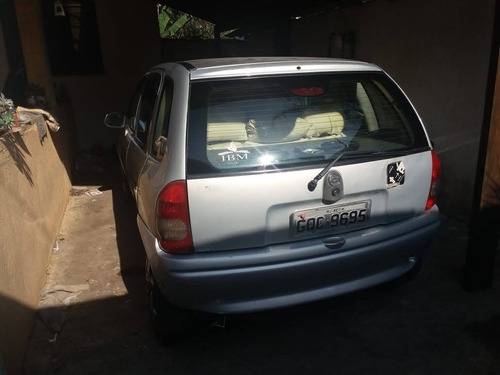 Corsa Hatch 2001, Quatro Portas, Básico Sem Ar-condicionado