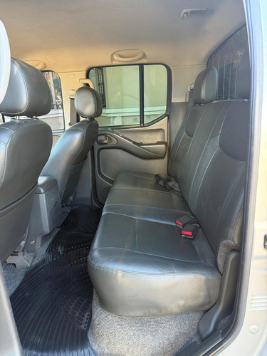 Nissan Frontier 2.5 Le Cab Doble 4x4 Tap. Cuero