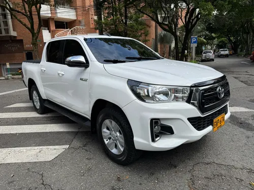 Toyota Hilux 2.4 Mecánica 2020 Diesel 4x4