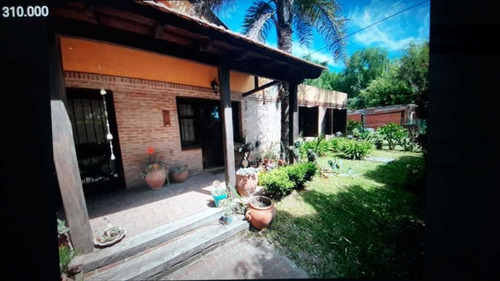 Imagen 4 de 17 de Venta De Chalet 4 Amb. Parque Leloir, Ituzaingo