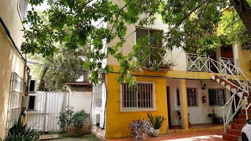 Venta, Casa, 3 Ambientes, Patio, Jardín, Parrilla, Pileta, Barrio Cerrado, San Fernando.