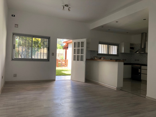 Casa En Venta En Villa Ballester