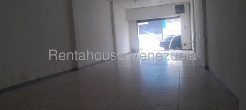 Local Comercial En Alquiler Al Centro, Carlina M. Alquila