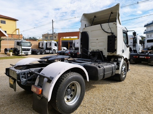 Imagem 5 de 19 de Volvo Vm 310 4x2