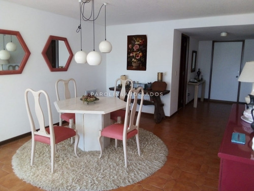 Departamento De 3 Dormitorios En Edificio Tiburón, Punta Del Este- Ref: 1951