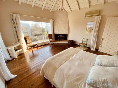 Casa En Alquiler Por Temporada De 4 Dormitorios En Jose Ignacio