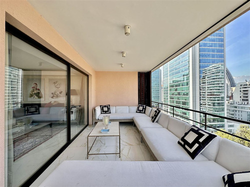 Remodelado: Barrio El Golf / Isidora Goyenechea
