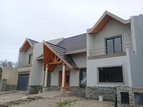 Imagen 1 de 5 de Construcción En General, Belinsky