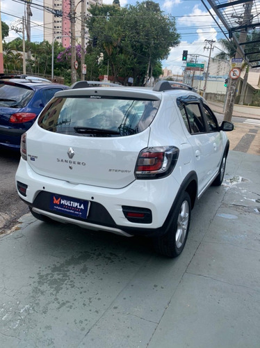 Imagem 2 de 8 de Sandero Stepway 2019