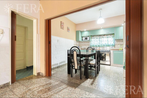 Imagen 4 de 21 de Venta Casa Para Dos Familias De 5 Ambientes Con Patio Con Parrilla Y Quincho Wilde (30145)