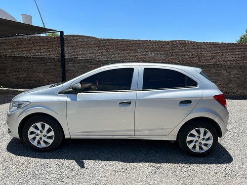 Imagen 3 de 15 de Chevrolet Onix 2016 1.4 Lt Mt 98cv