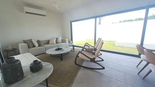 Casa De 3 Habitaciones En Venta En Privada, Cholul