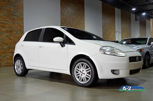 Fiat Punto 1.8 Essence 16v Flex 4p Automatizado