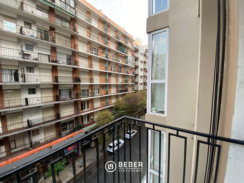 Imagen 30 de 30 de 2 Ambientes Con Balcon Saliente Reciclado!!!
