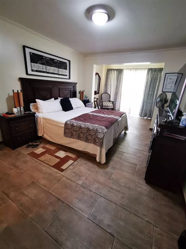Casa En Venta De 5 Dorm. Alto Macul En La Florida