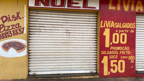 Prédio Comercial Com 4 Salas/lojas Tem Uma Area Aberta Que Pode Ser Utilizada Como Garagem Para 1 Veiculo
