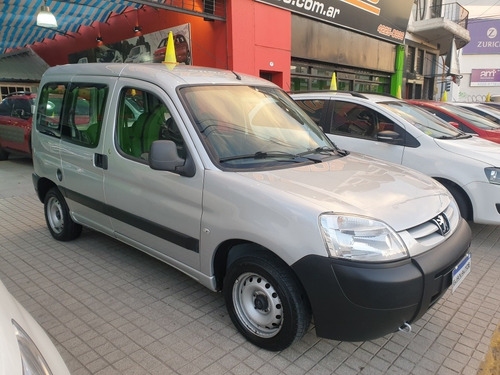 Imagen 4 de 14 de Peugeot Partner 2015 1.4 Furgon Confort 5as