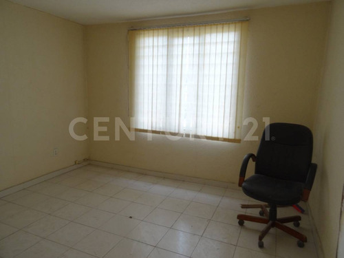 Oficinas En Renta En Colonia Valle De Aragón, Ecatepec De Morelos, Edo. Mex.
