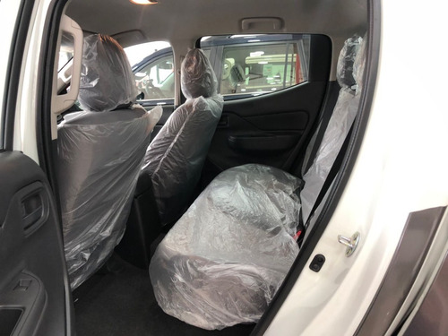 Imagen 8 de 12 de Mitsubishi L200