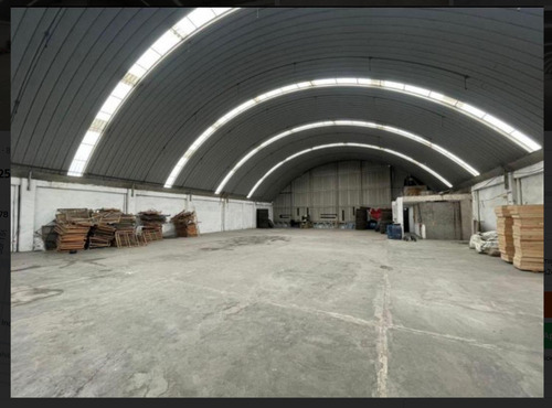 Renta De Bodega Comercial En Iztapalapa, Frente A Central De Abastos Le399