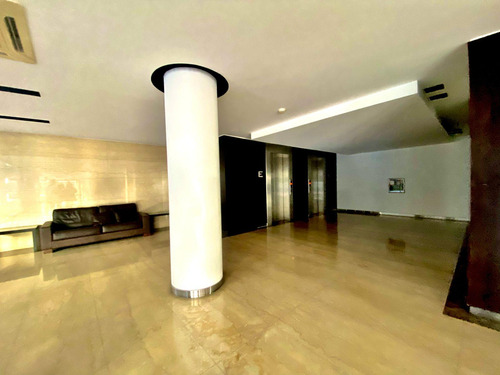Alquiler De 3 Ambientes C/ Dep. Servicio, 2 Cocheras Y Baulera - Madero Center