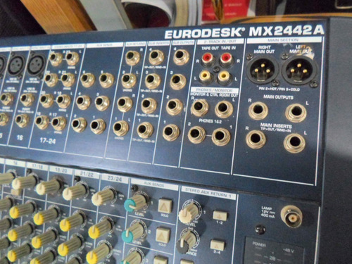 Mesa De Som Behringer Eurodesk Mx 2442a