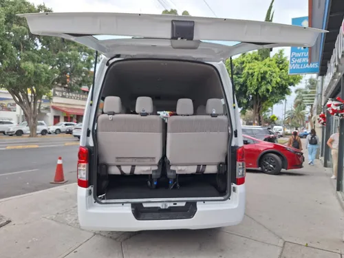 Nissan Urvan NISSAN URVAN 2.5 15 PASAJEROS AMPLIA Aa MT