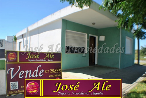Imagen 1 de 10 de En Venta Casa De Dos Dormitorios Colonia Del Sacramento