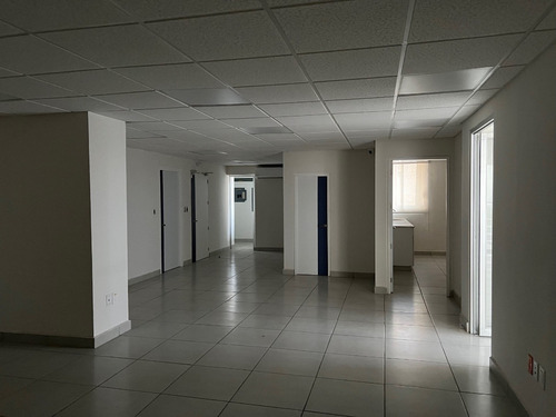 Se Renta Oficina *nueva* De 360 M2 En Edificio Torres Gemelas