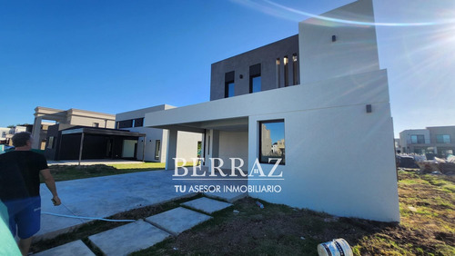 Casa Venta 6 Ambientes En Chateau Pilar Sb Lote De 840 M2