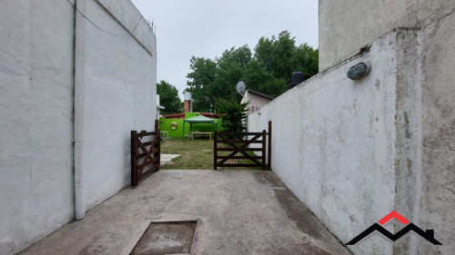 Calle 4 Nº 6827- Venta En Block + Con Fondo De Comercio Ferreteria En Actividad