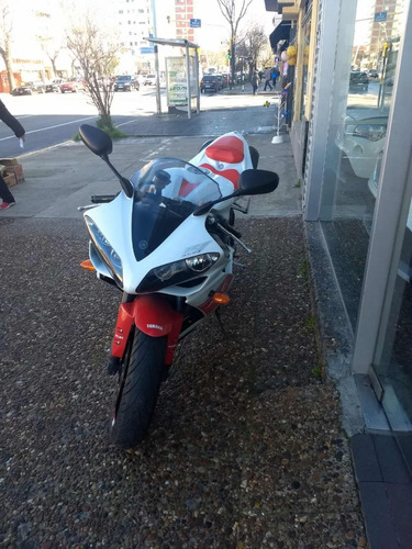 Yamaha Yzfr1