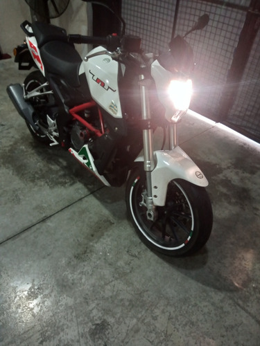 Imagen 21 de 21 de Benelli Tnt 25 250 Año 2017 Impecable Original Segundo Dueño