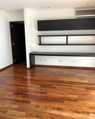 Casa En Venta - 4 Dormitorios 6 Baños - Cocheras - 1.224mts2 - Godoy Cruz