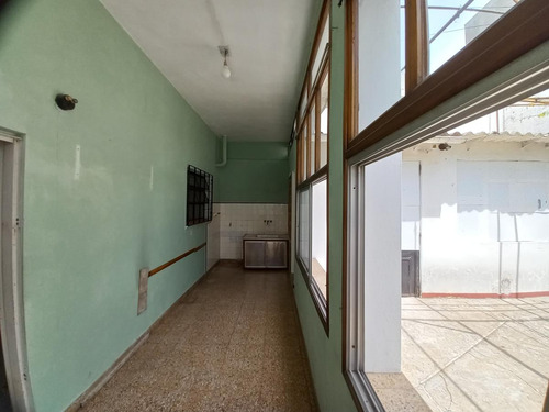 Casa 3 Ambientes, Garage, Patio Y Jardin. Monte Castro
