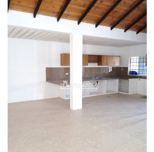 Imagen 3 de 7 de En Alquiler Casa Urbanización Lomas Del Viento