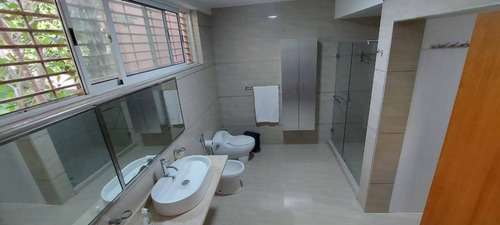 Annic Coronado Vende Casa En Villas Laguna Club Guataparo Valencia 1500 M2 De Terreno Ref. 254649
