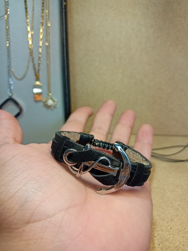 Imagen 2 de 2 de Pulsera Caballero - Cuero - Ancla