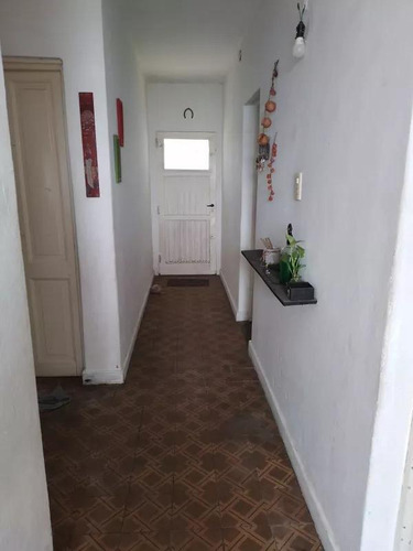 Casa En Venta - 2 Dormitorios 1 Baño - Cochera - 350mts2 - Almirante Brown