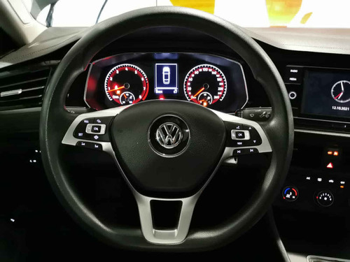 Imagen 4 de 15 de Volkswagen Jetta 2019 4p Comfortline L4/1.4/t Man