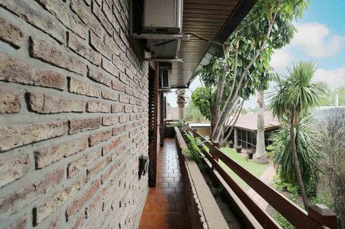 Casa 4 Ambientes - Pileta - Apto Crédito - Permuta