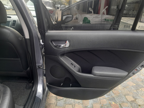 Kia Cerato 2.0 Sx At6