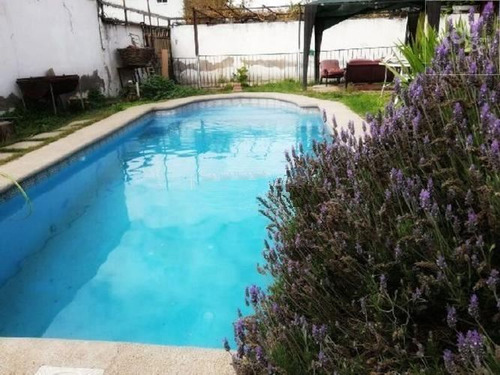 Casa En Venta De 4 Dorm. En Maipú