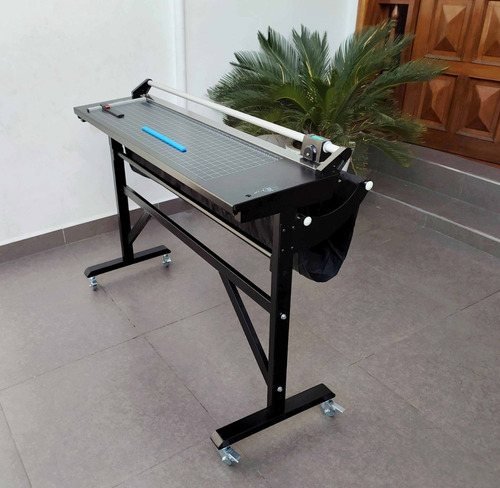 Imagen 2 de 3 de Guillotina Rotativa A1 - A0 (91 Cms.)